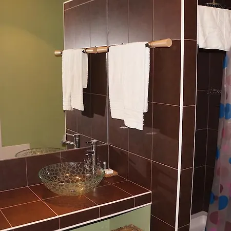 Seventies לינה וארוחת בוקר 3*