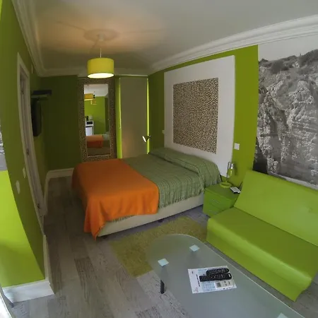 Bed and Breakfast Seventies 3*