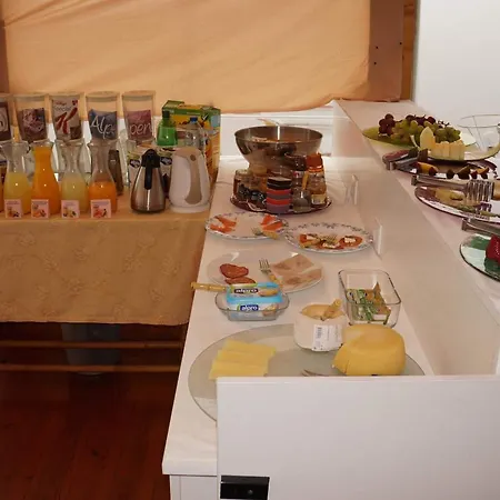 ベッド・アンド・ブレックファスト Seventies ラゴス