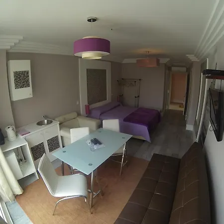 Nocleg ze śniadaniem Seventies Lagos